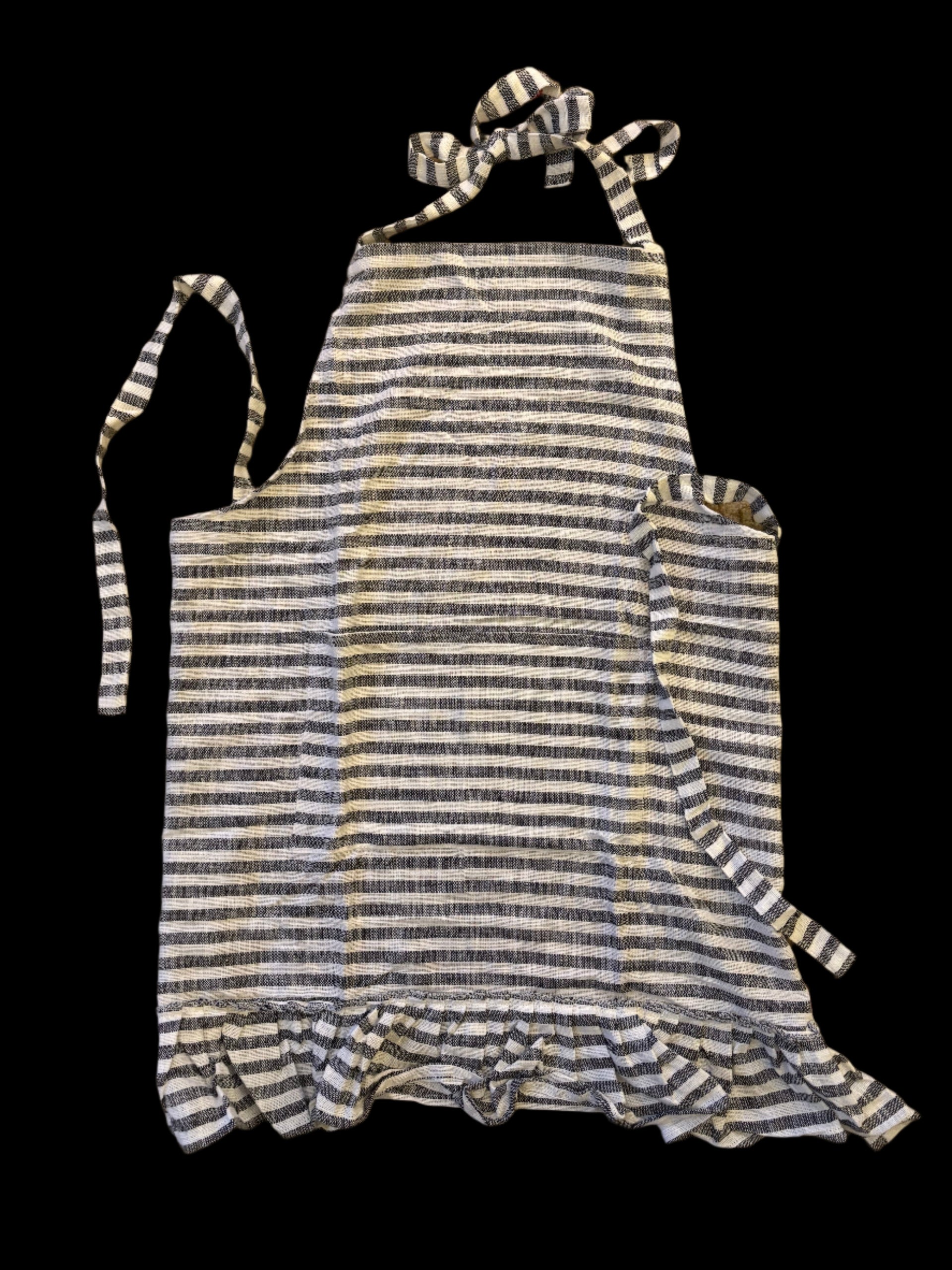 32''X28'' Cotton Woven Apron w/ Pocket and Ruffle, Black/Cream