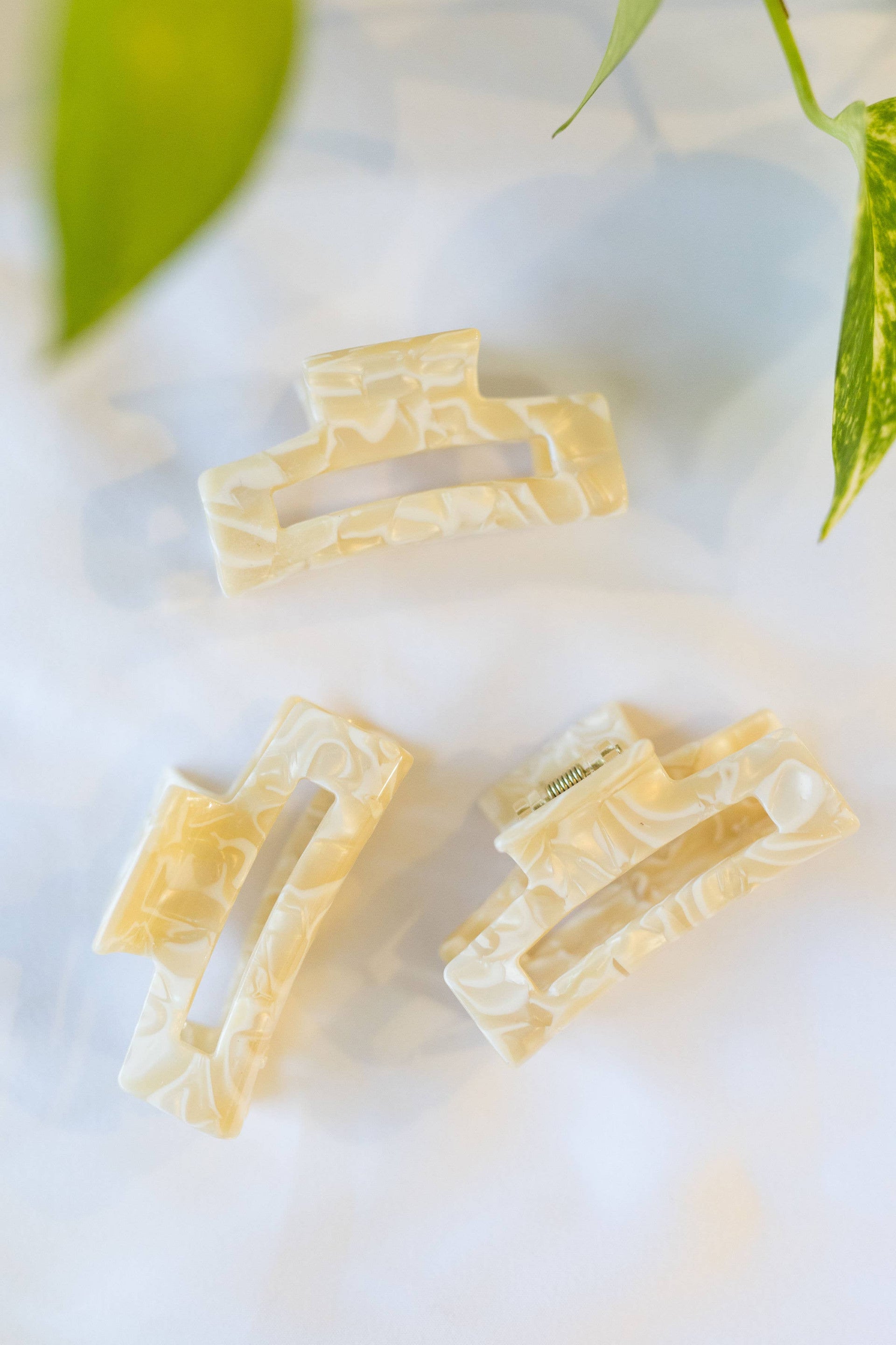 Acetate Claw Clip, Environmentally Friendly Clip, Vanilla