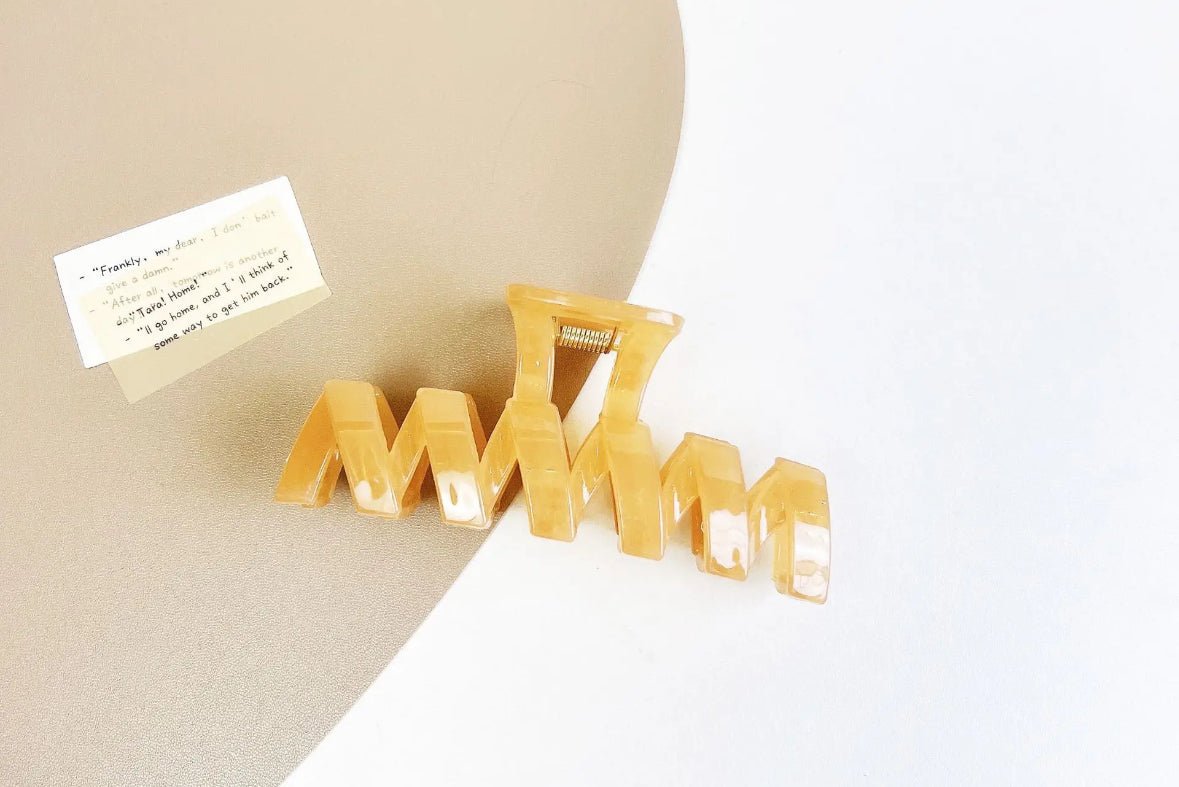 11cm Acrylic Wavy Claw Clip - Bumble & Bleat Soapery