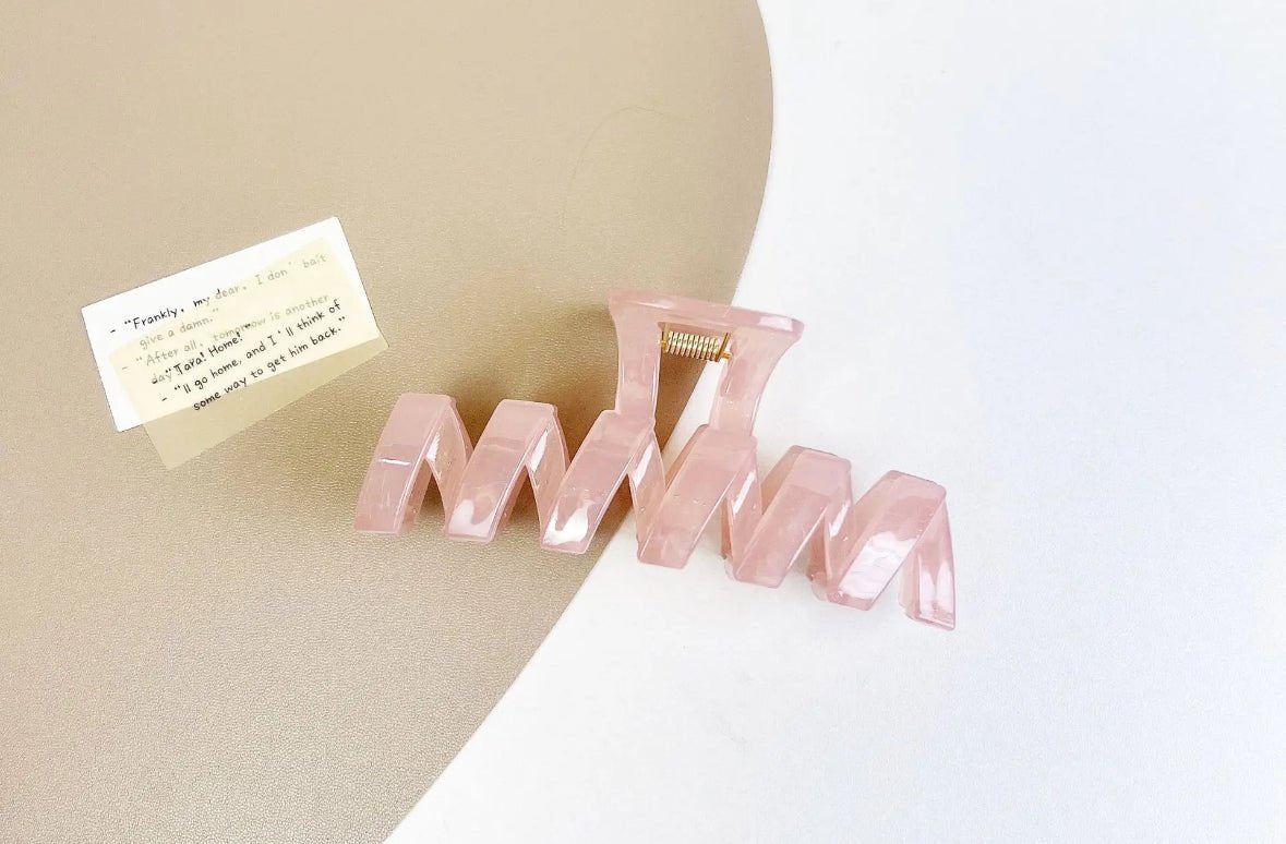 11cm Acrylic Wavy Claw Clip - Bumble & Bleat Soapery