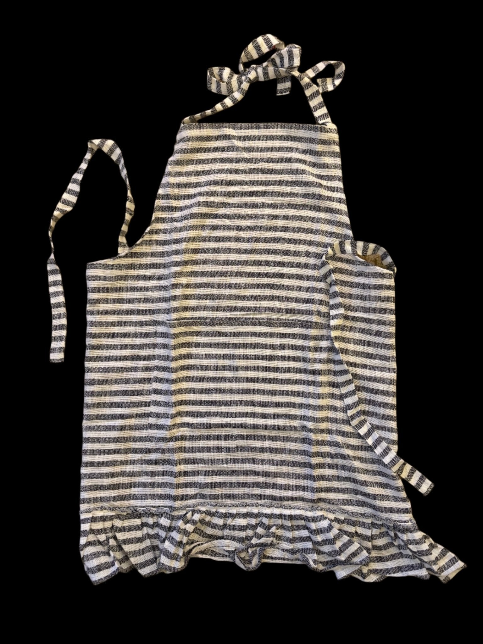 32''X28'' Cotton Woven Apron w/ Pocket and Ruffle, Black/Cream - Bumble & Bleat Soapery