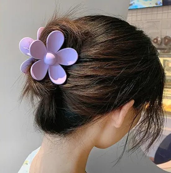 7cm Matte Flower Claw Clip - Bumble & Bleat Soapery