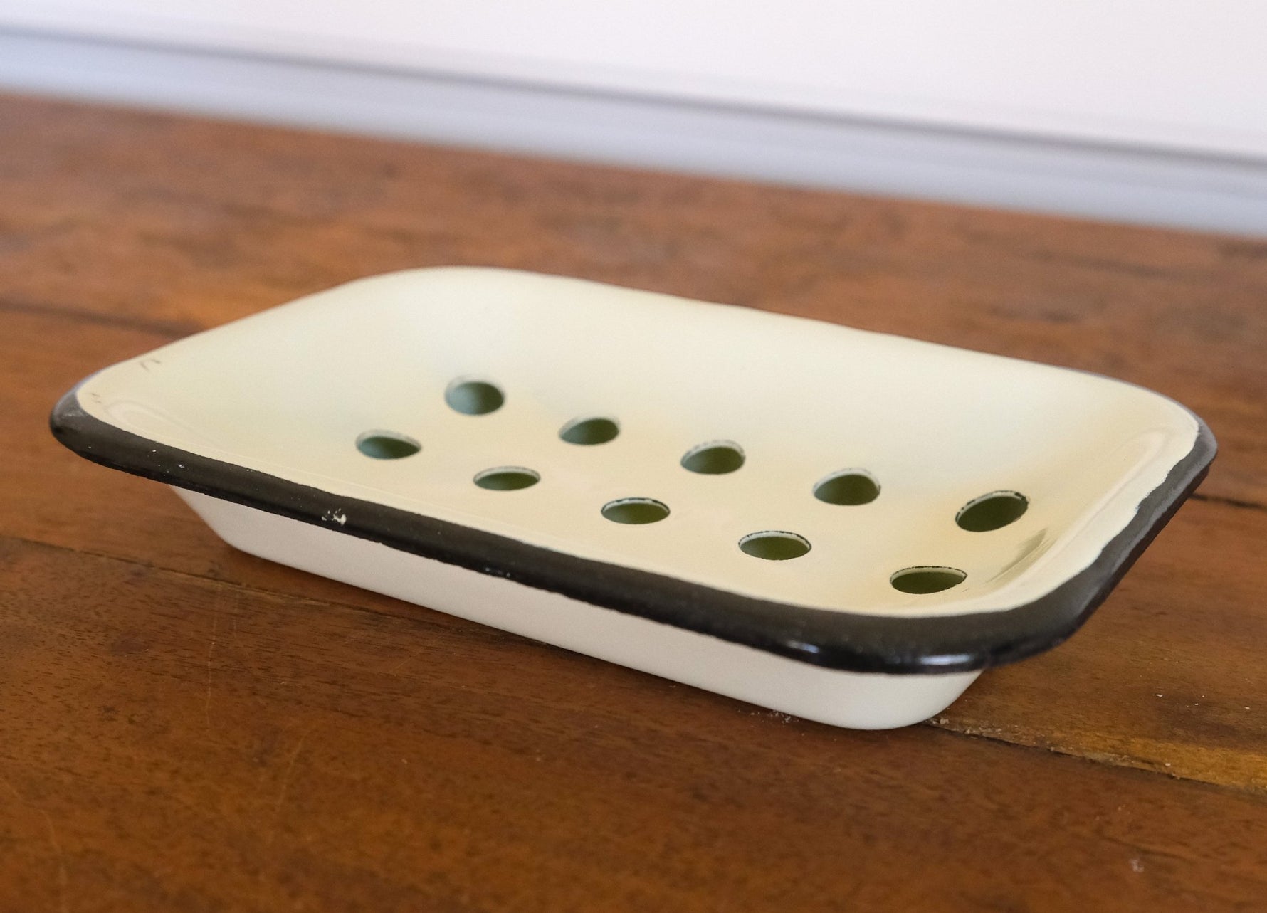 Enameled Metal Soap Dish w Tray - Bumble & Bleat Soapery