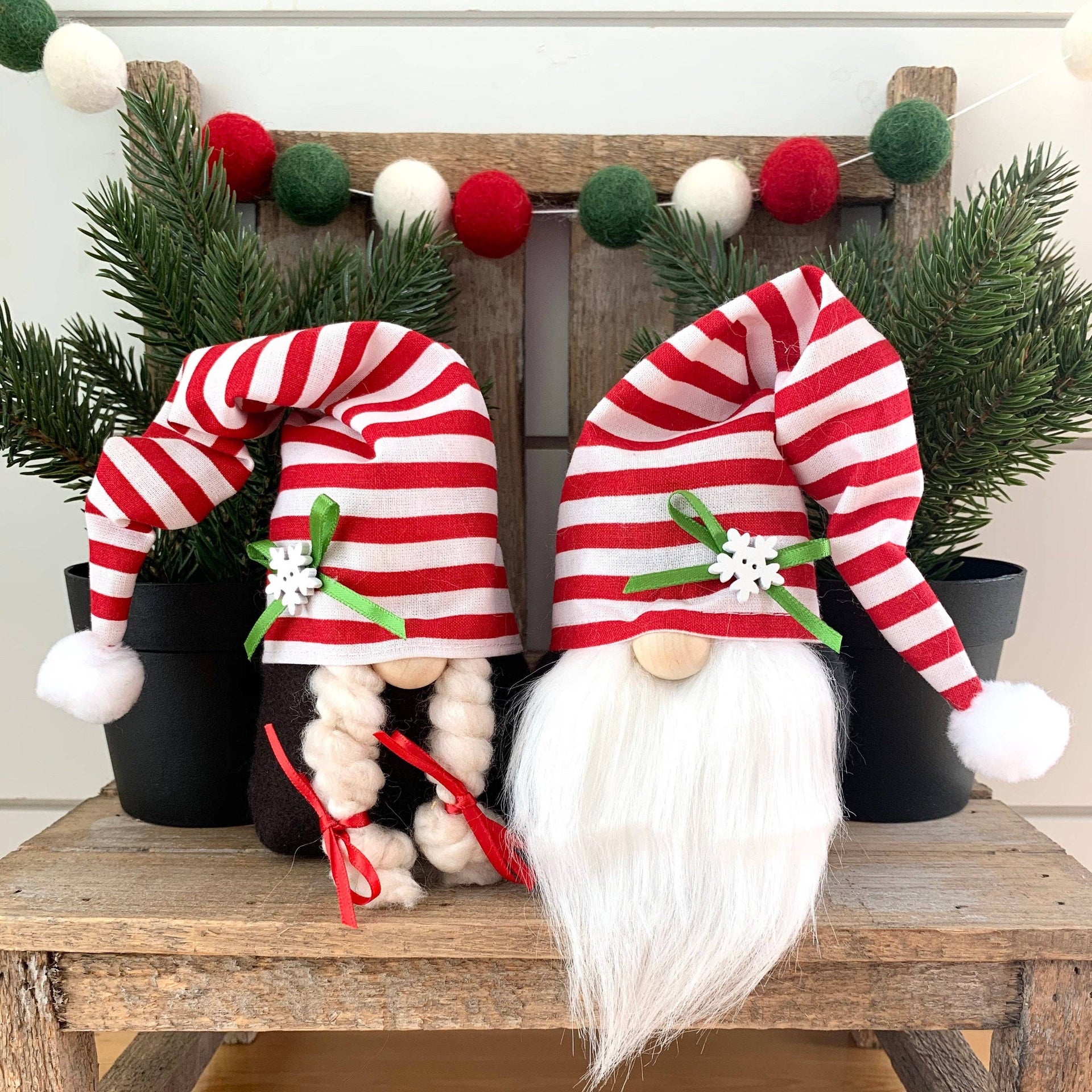 6" Slouch Christmas Whimsy Gnomes, Girl